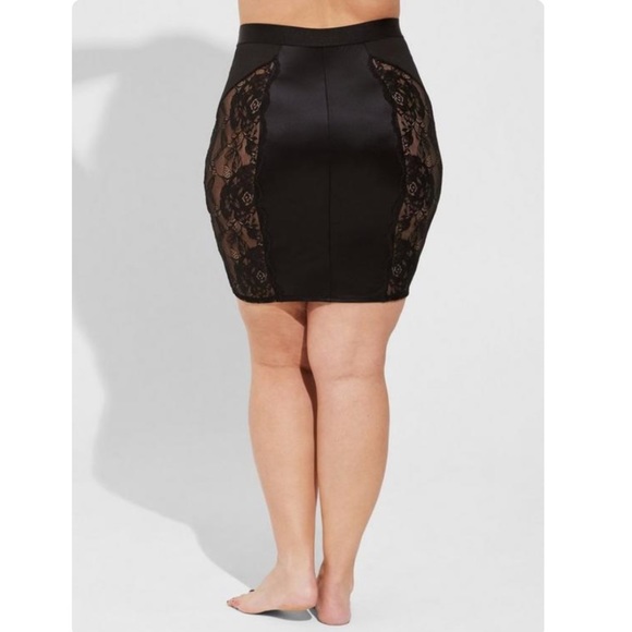 TORRID NWT Satin And Lace Retro Slip Skirt - Picture 2 of 6
